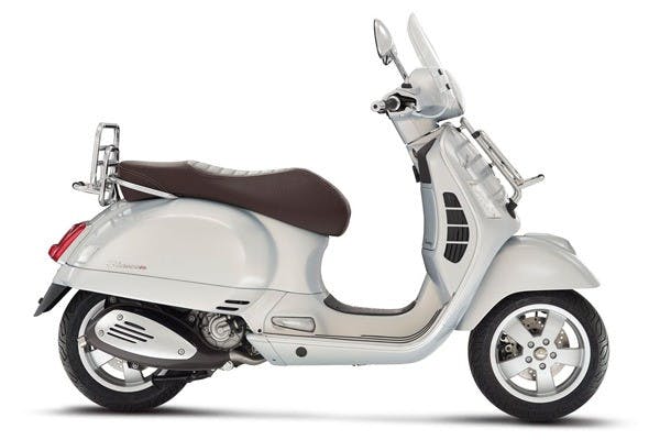 Photo from VESPA GTS i.e. / Touring 300 ccm 4T LC '14-'16 ZAPM45200 / ZAPM45202 | MODERN VESPA