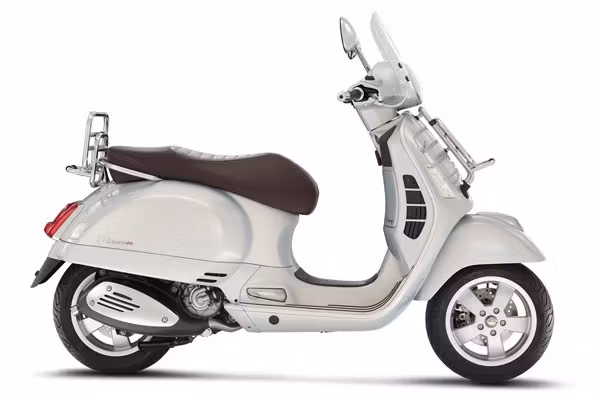 Photo from VESPA GTS i.e. / Touring 300 ccm 4T LC '14-'16 ZAPM45200 / ZAPM45202 | MODERN VESPA
