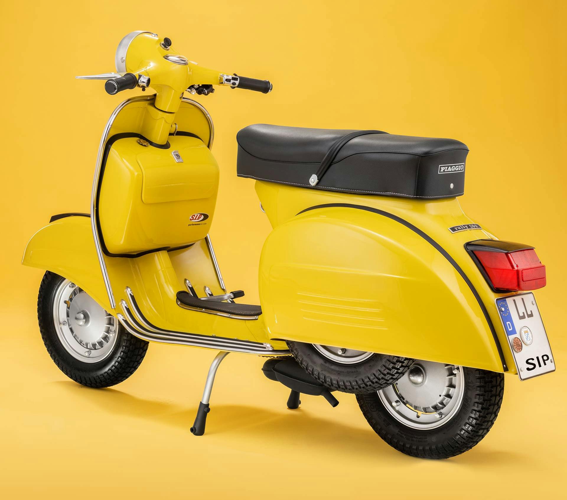 Vespa Rally 200 mit gelber Lackierung