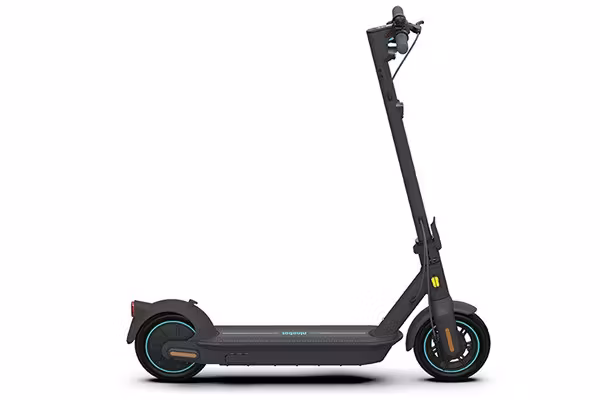 Photo from SEGWAY-NINEBOT Max G30 D/G30 D II -'23 20 Km/h | E-SCOOTER