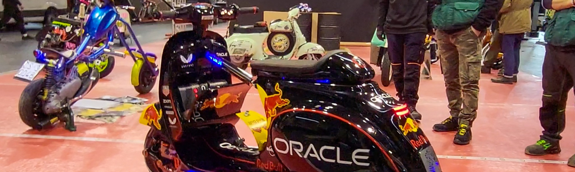 Creaciones Custom Scooter: Vespa Red Bull M200