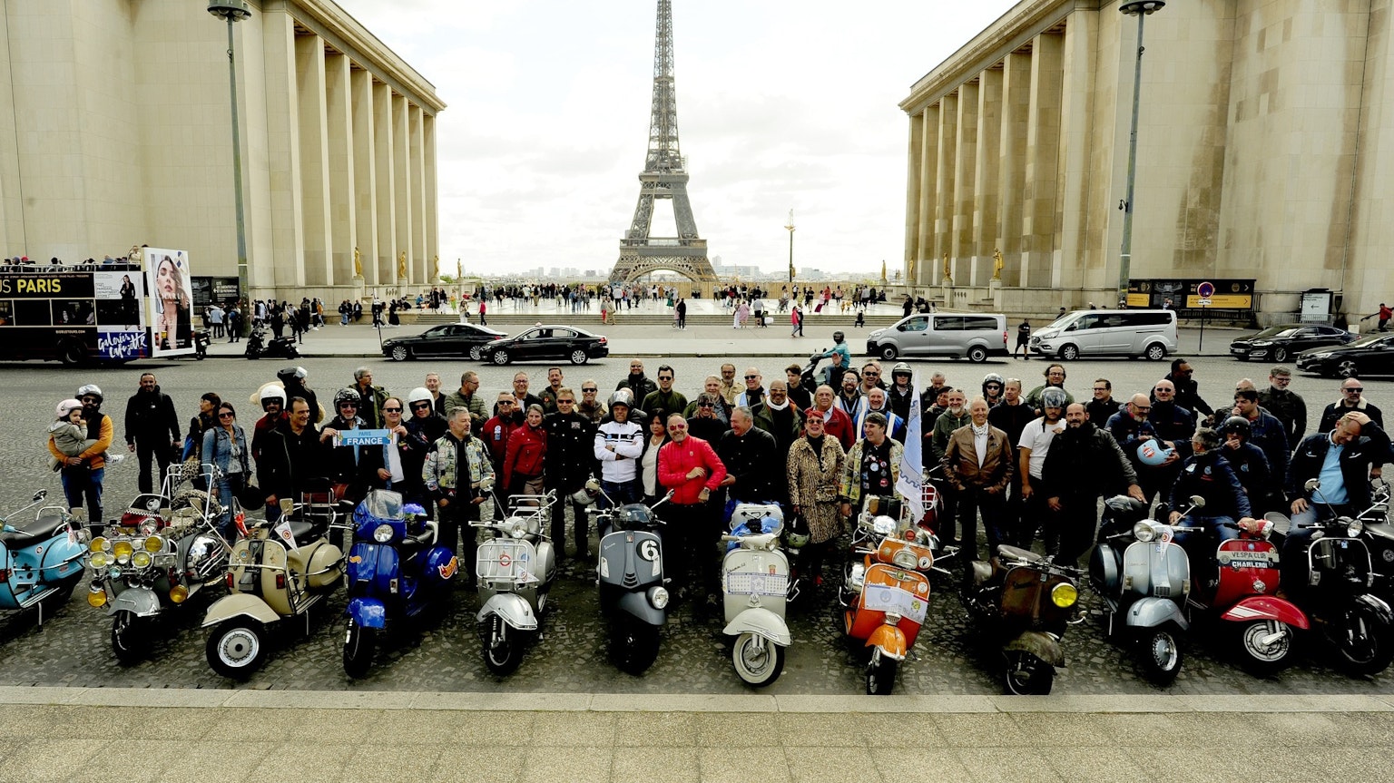 Vespa Parade Paris 2022 | Classic Scene Blog Vespa & Lambretta | SIP ...